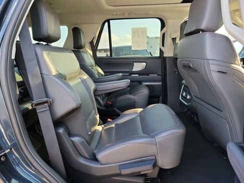 Certified 2025 Ford Expedition Active AWD/4WD image 26