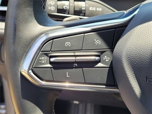 Used 2024 Chevrolet Traverse LT image 15