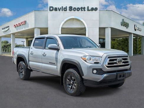 Used 2019 Toyota Tacoma SR5 AWD/4WD image 3