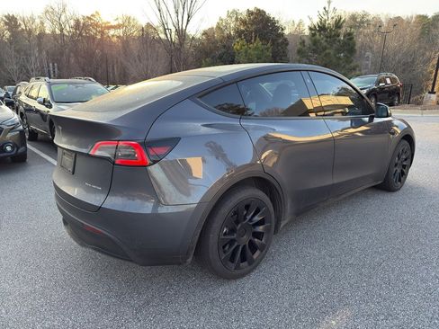 Used 2023 Tesla Model Y Long Range image 5