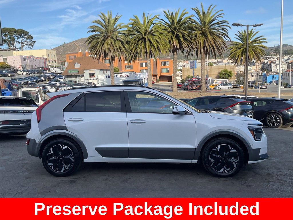 Used 2025 Kia Niro Wave w/ Wave Preserve Package FWD image 3