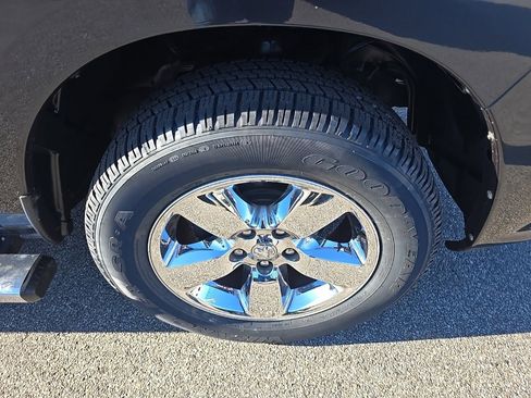 Certified 2019 RAM 1500 Express w/ Express Value Package image 9