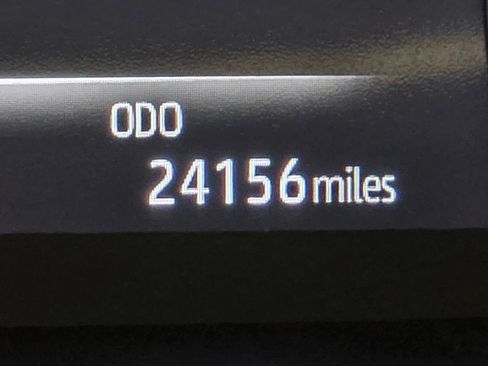 Used 2023 Toyota Highlander XLE FWD image 35