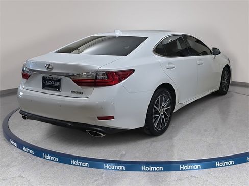 Used 2016 Lexus ES 350 w/ Luxury Package w/Wood Trim image 6