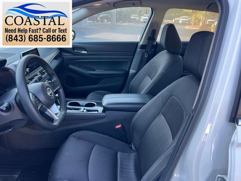 Used 2024 Nissan Altima 2.5 SV FWD image 11