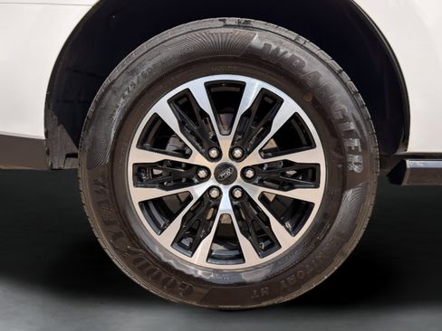 Used 2025 Ford Expedition Platinum AWD/4WD image 15