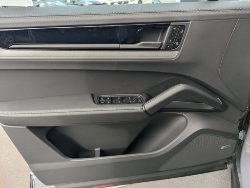 New 2026 Porsche Cayenne E-Hybrid image 13
