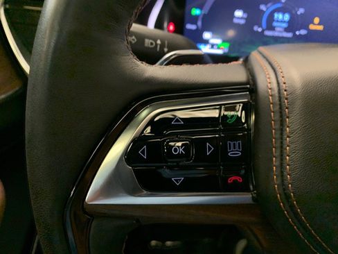 Used 2023 Jeep Grand Cherokee Summit AWD/4WD image 27