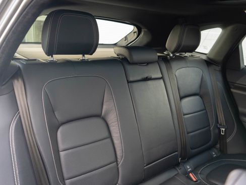 Used 2017 Jaguar F-PACE S image 32
