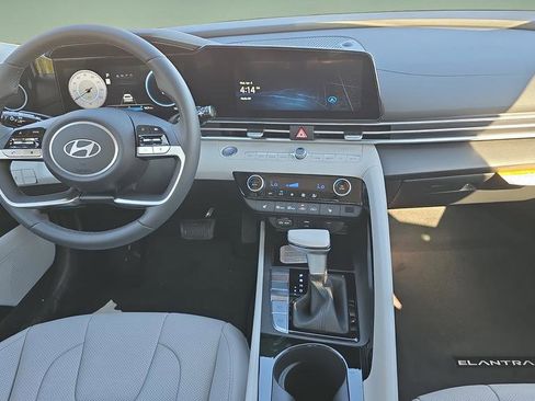 New 2026 Hyundai Elantra Limited FWD image 18