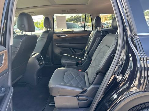 Used 2024 Volkswagen Atlas SE AWD/4WD image 22