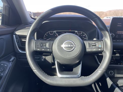 Used 2023 Nissan Rogue SV w/ SV Premium B Package AWD/4WD image 17