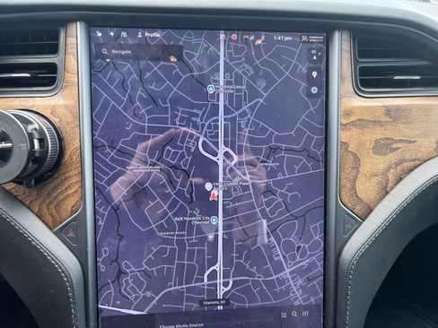 Used 2021 Tesla Model S Long Range Plus AWD/4WD image 29