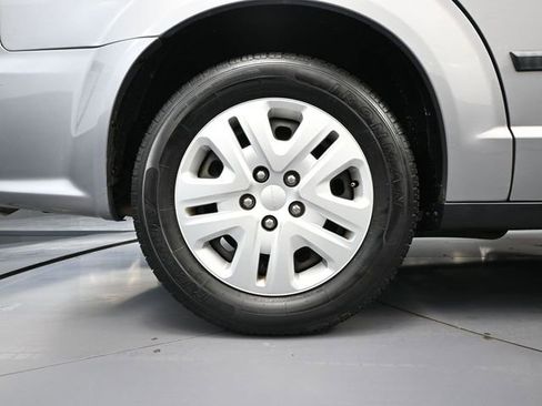 Used 2016 Dodge Grand Caravan American Value Package image 14