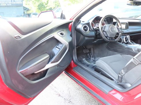 Used 2018 Chevrolet Camaro LT w/ RS Package image 10