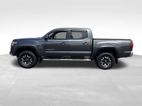 Used 2019 Toyota Tacoma TRD Off-Road AWD/4WD image 9