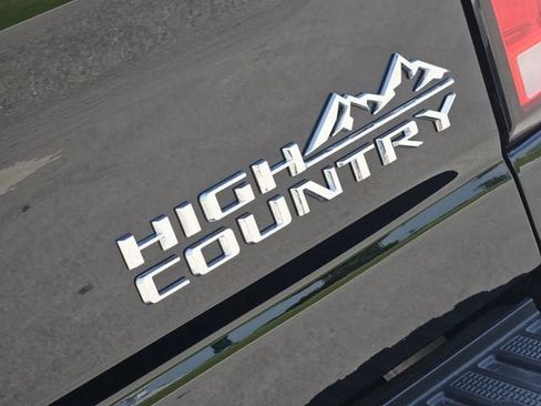 Used 2024 Chevrolet Silverado 2500 High Country w/ Technology Package AWD/4WD image 12