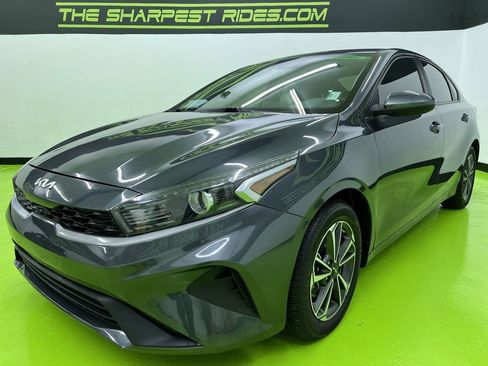 Used 2023 Kia Forte LXS FWD image 5