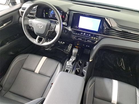 Used 2025 Toyota Camry LE image 15