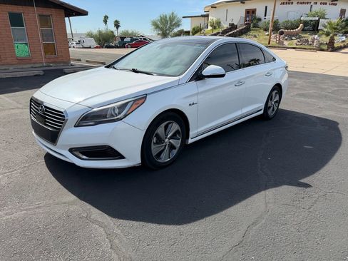 Used 2016 Hyundai Sonata Limited w/ Option Group 02 image 2