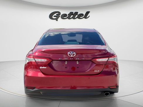 Used 2018 Toyota Camry XLE FWD image 6