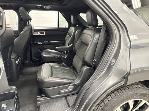 Used 2023 Ford Explorer ST-Line image 30