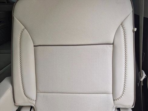 Used 2024 GMC Yukon Denali w/ Advanced Technology Package image 14