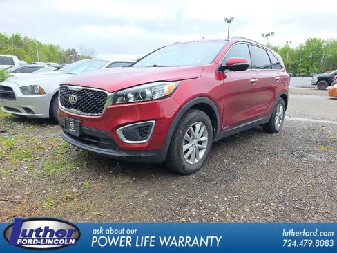 Used 2017 Kia Sorento AWD w/ LX Convenience Package image 1