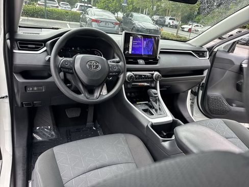 Used 2024 Toyota RAV4 XLE FWD image 35