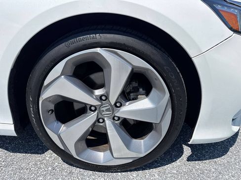 Used 2018 Honda Accord Touring image 32