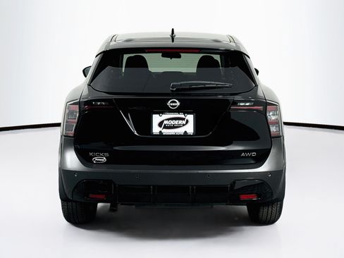 Used 2025 Nissan Kicks SV AWD/4WD image 14