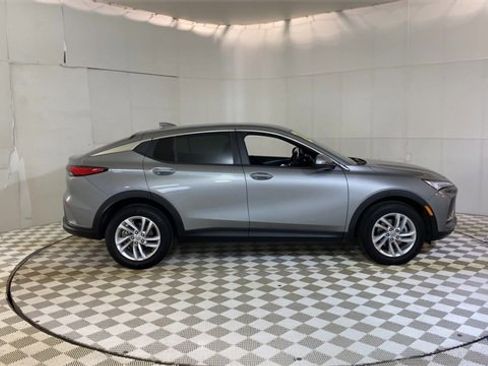 Used 2024 Buick Envista Preferred w/ Convenience I Package image 9