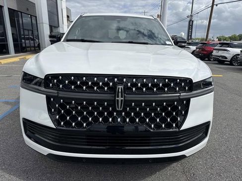 New 2026 Lincoln Navigator L Black Label AWD/4WD image 2