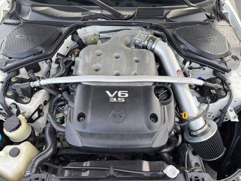 Used 2006 Nissan 350Z Coupe w/ (N93) Cargo Convenience Pkg image 17