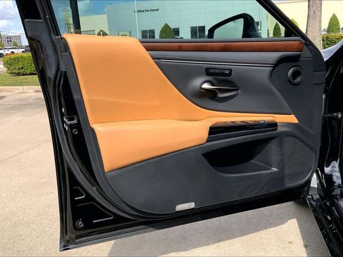 Used 2024 Lexus ES 350 w/ Premium Package image 20