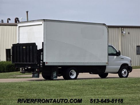 Used 2019 Ford E-350 and Econoline 350 Super Duty w/ Power Windows & Locks Group RWD image 4