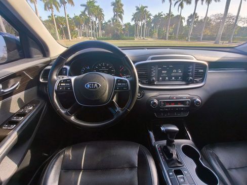 Used 2019 Kia Sorento EX FWD image 7