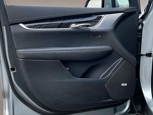Certified 2025 Cadillac XT6 Premium Luxury image 18