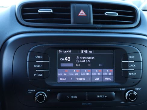 Used 2017 Kia Soul + image 21