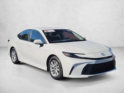 Used 2026 Toyota Camry LE FWD image 3