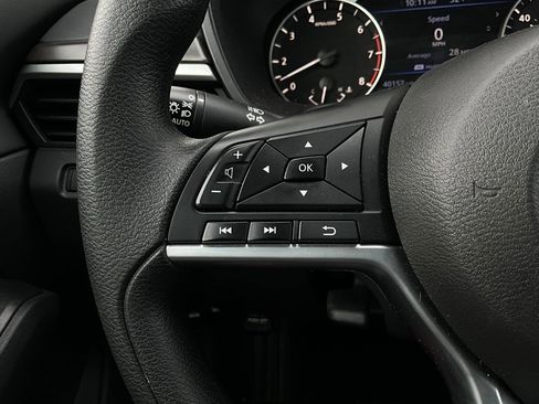 Used 2025 Nissan Altima 2.5 SV image 32