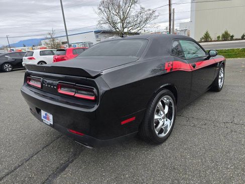 Used 2015 Dodge Challenger R/T Plus image 3
