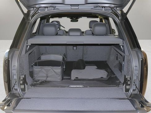 New 2026 Land Rover Range Rover SE image 13