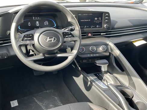 New 2026 Hyundai Elantra SE FWD image 7