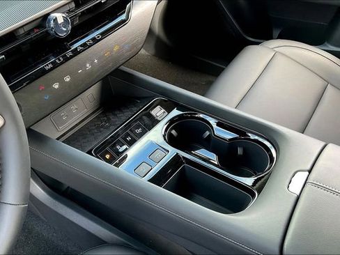 New 2025 Nissan Murano SV image 9