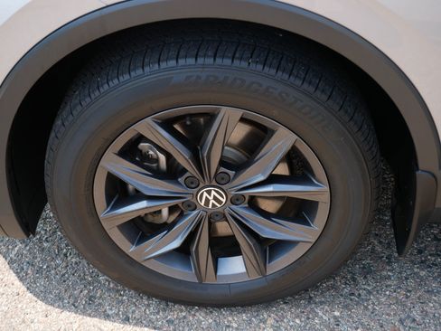 Certified 2023 Volkswagen Tiguan SE FWD image 15