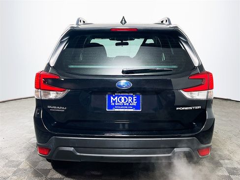 Used 2023 Subaru Forester Premium image 7