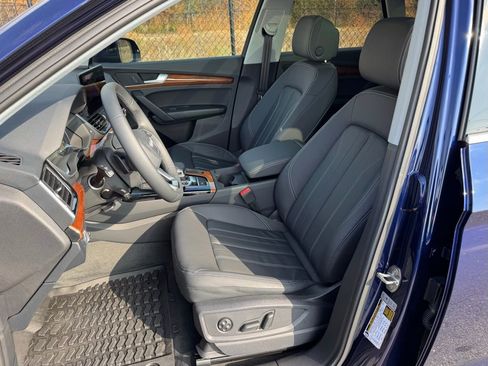 Used 2023 Audi Q5 2.0T Premium w/ Convenience Package image 18