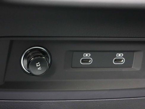 Used 2025 Audi Q8 Premium Plus w/ Premium Plus Package image 38