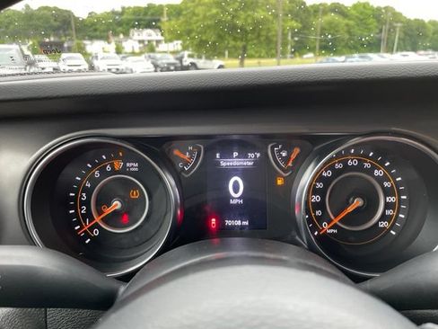Used 2023 Jeep Gladiator Sport AWD/4WD image 16